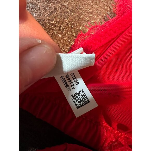 Aerie Red Lace Bralette / Unlined / Racerback / Adjustable Straps/ Sexy - Size M - Picture 4 of 5